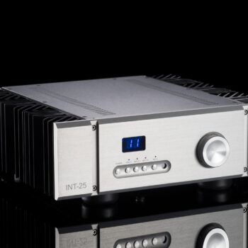 PassLabs Int25 Integrated Amplifier