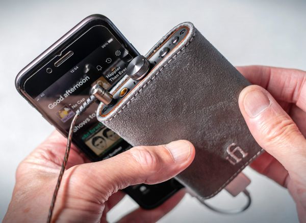 iFi Audio hip-case - Image 3